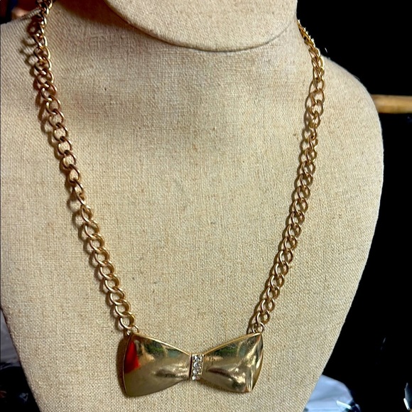 Gold Bow Chain Necklace - Picture 1 of 3